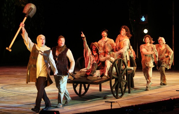 Muny opens with rousing performance of 'Spamalot'